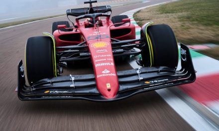 Ferrari i Mercedes odradili probne vožnje s novim bolidima