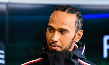 Šef Ferrarija: Nećemo poslati ponudu Lewisu Hamiltonu