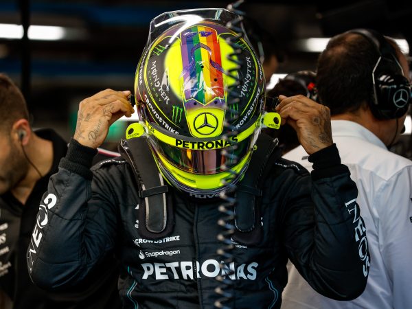 Autosport tvrdi: Lewis Hamilton i Ferrari su u naprednim pregovorima!