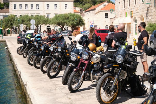 Royal Enfield vozači osvojili otok Brač